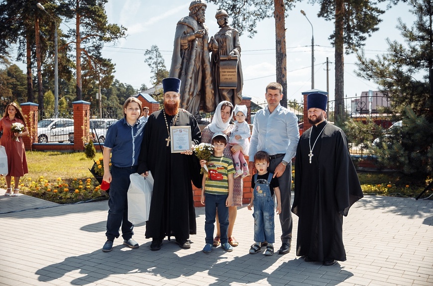 памятник Петру и Февронии